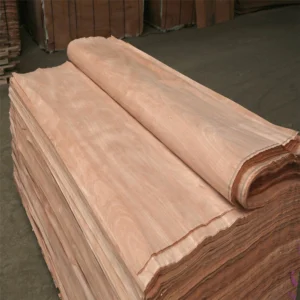 Hochwertiges Okoumé-Holzfurnier für Schränke, Wandpaneele und Möbel