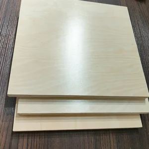 环保型UV桦木胶合板，适用于室内装饰和家具