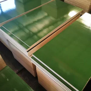 Green film faced plywood with waterproof surface for construction and formwork