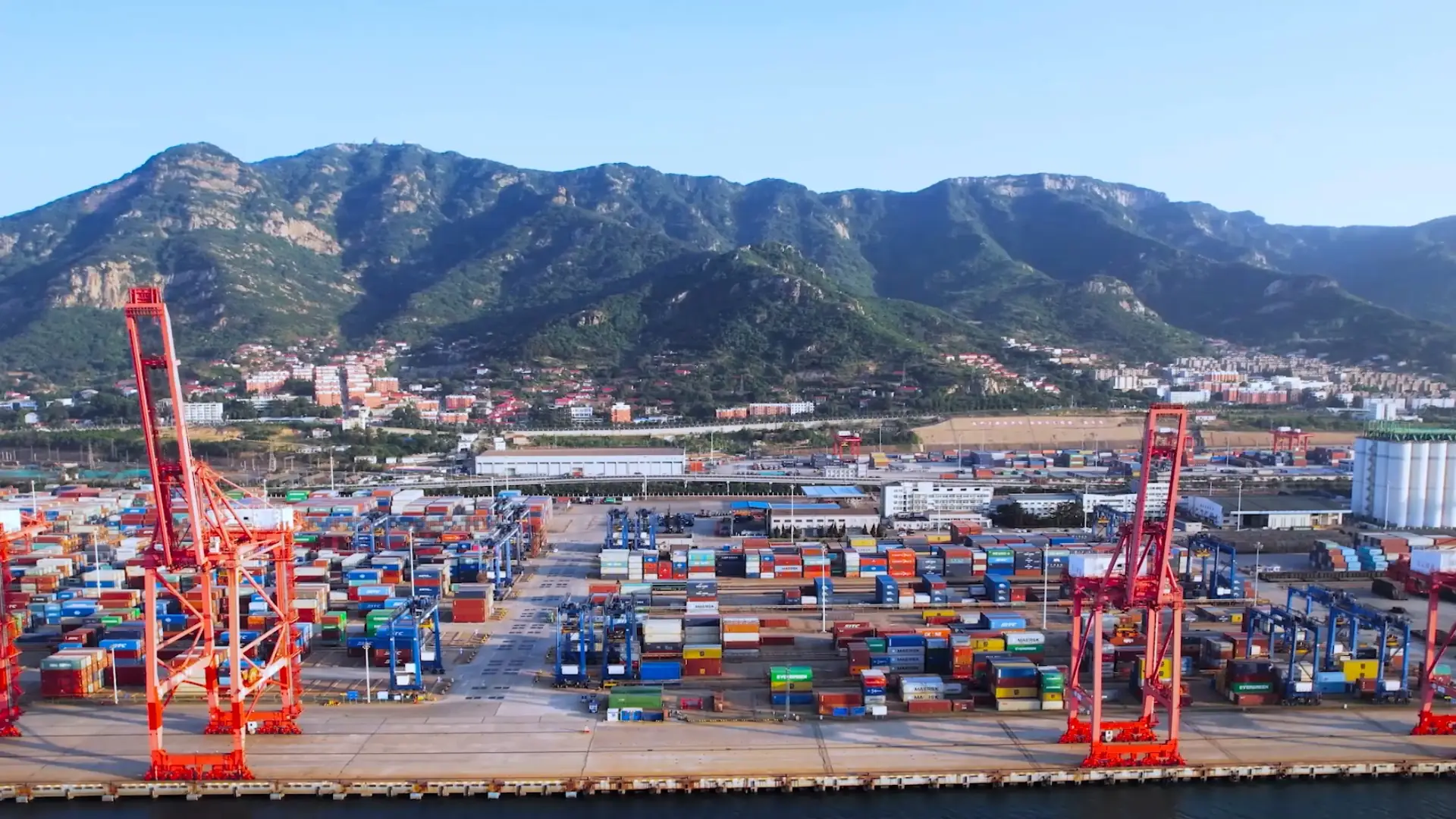 Container cargo ship