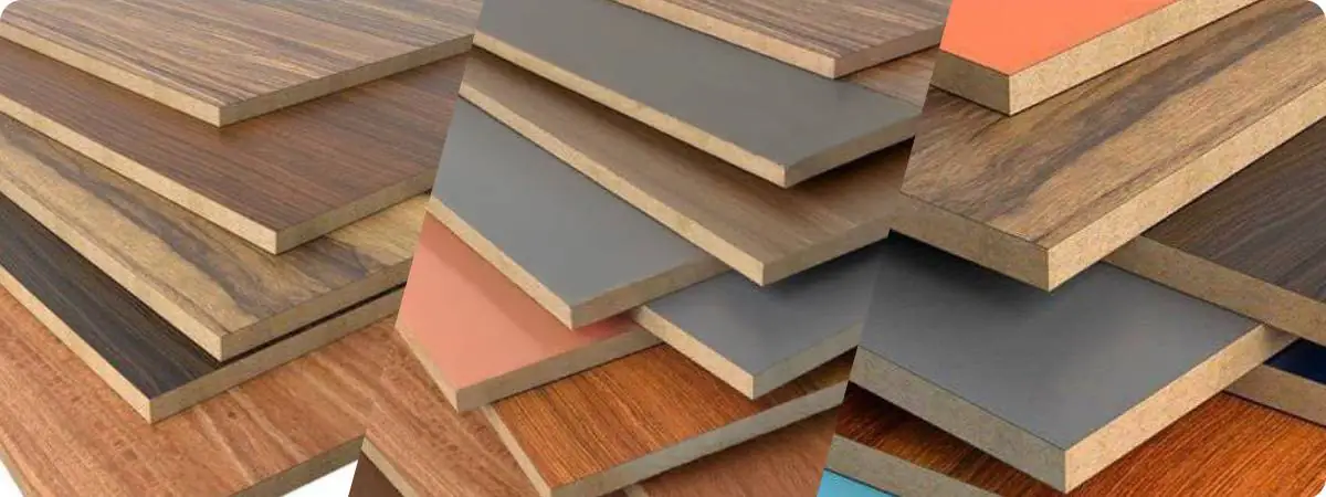 Painel de MDF revestido com melamina lisa, com superfície decorativa e textura uniforme.